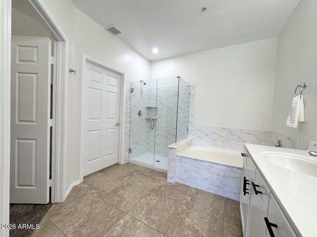 19700 N 76TH Street 2142, Scottsdale, AZ 85255