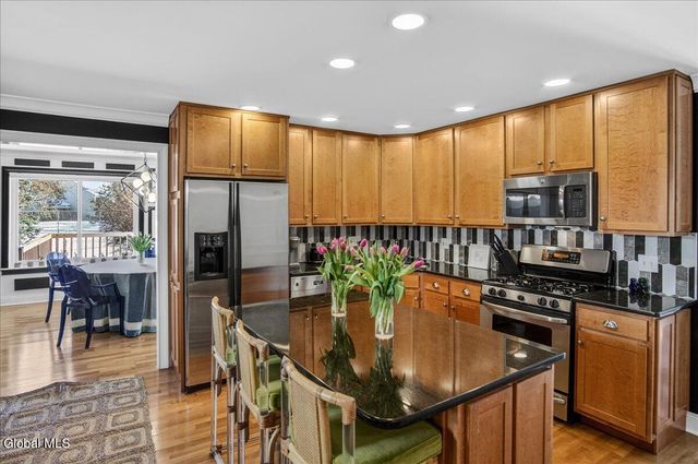 30 Loudonwood East, Colonie, NY 12211