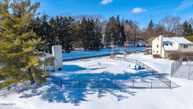 30 Loudonwood East, Colonie, NY 12211