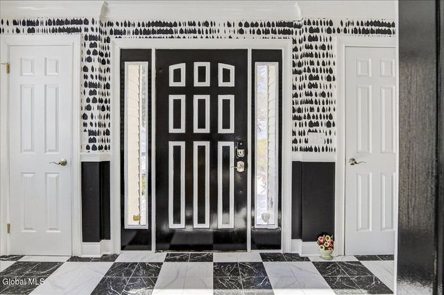 30 Loudonwood East, Colonie, NY 12211