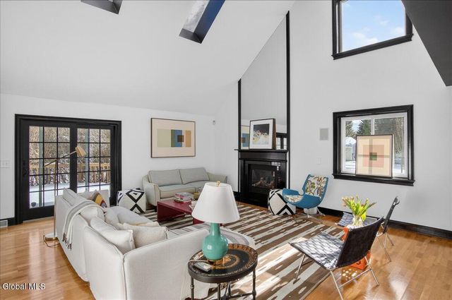 30 Loudonwood East, Colonie, NY 12211