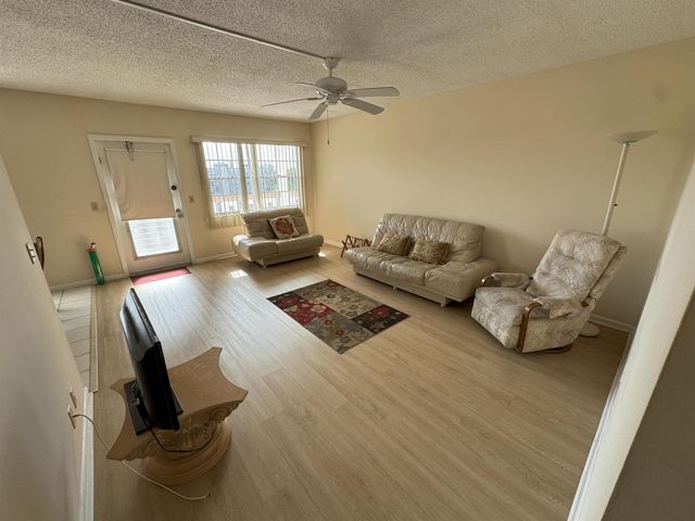 4075 Cornwall D, Boca Raton, FL 33434