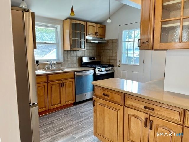 31 Faucett Street, Stamford, CT 06906
