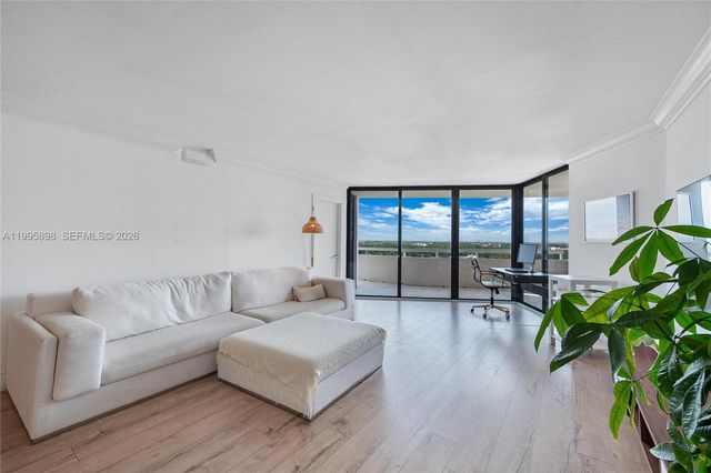 2000 Towerside Ter PH9, Miami, FL 33138