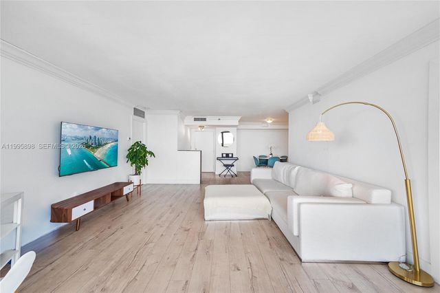 2000 Towerside Ter PH9, Miami, FL 33138