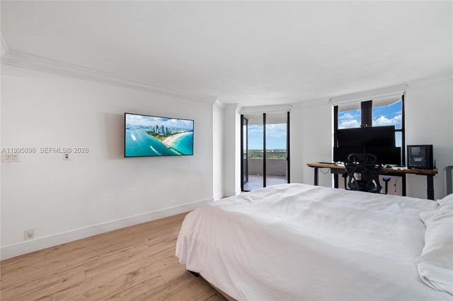 2000 Towerside Ter PH9, Miami, FL 33138