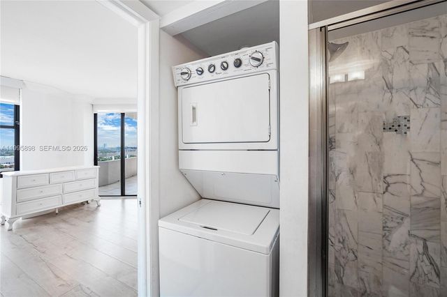 2000 Towerside Ter PH9, Miami, FL 33138