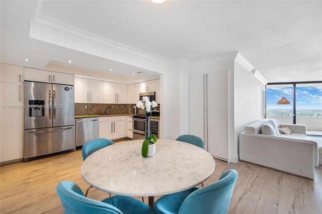 2000 Towerside Ter PH9, Miami, FL 33138