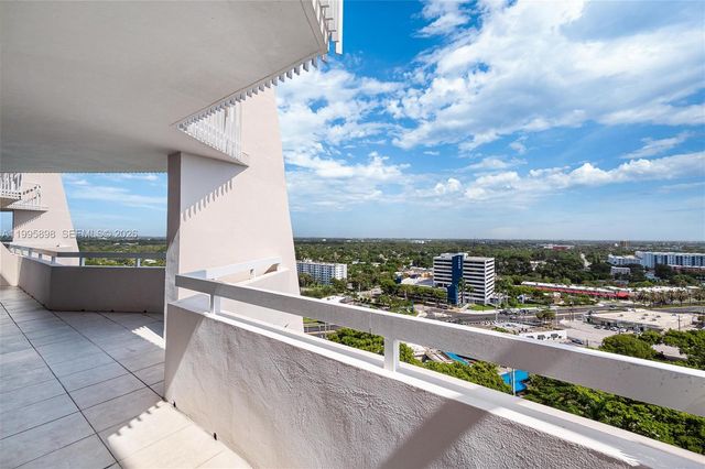 2000 Towerside Ter PH9, Miami, FL 33138