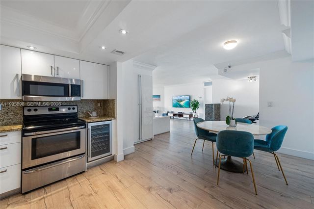 2000 Towerside Ter PH9, Miami, FL 33138