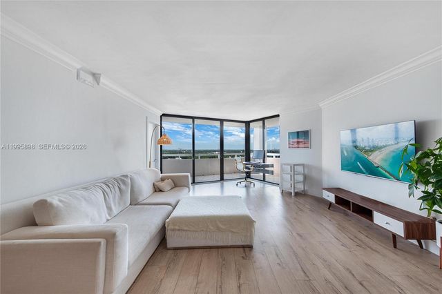 2000 Towerside Ter PH9, Miami, FL 33138