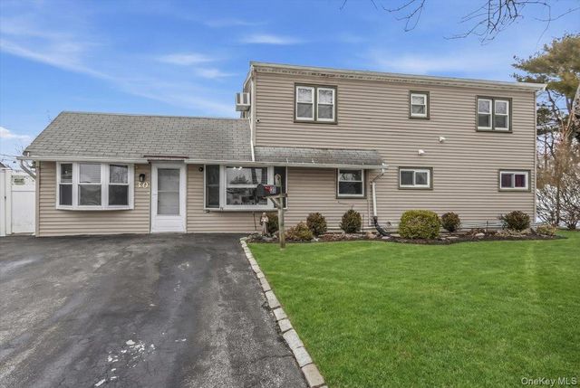 30 Echo Lane, Levittown, NY 11756