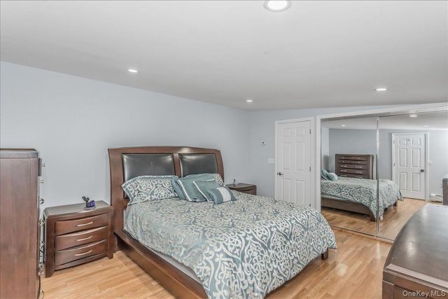 30 Echo Lane, Levittown, NY 11756