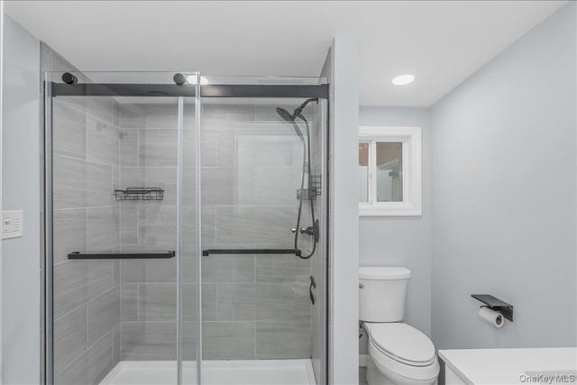 30 Echo Lane, Levittown, NY 11756