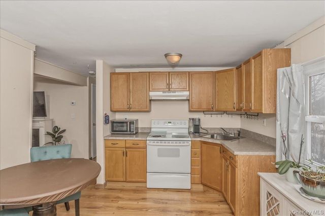 30 Echo Lane, Levittown, NY 11756