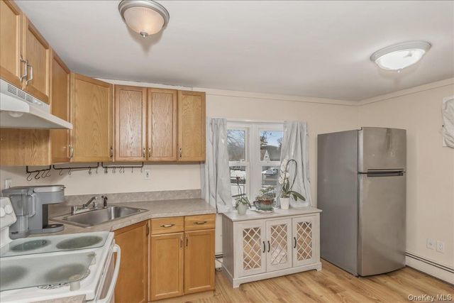 30 Echo Lane, Levittown, NY 11756