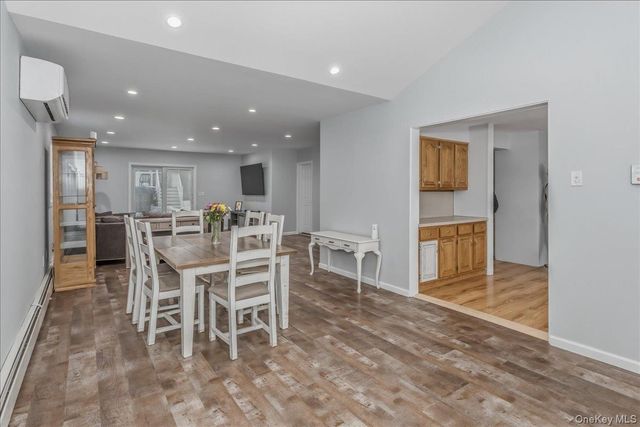 30 Echo Lane, Levittown, NY 11756