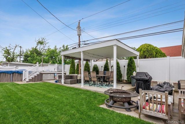 30 Echo Lane, Levittown, NY 11756