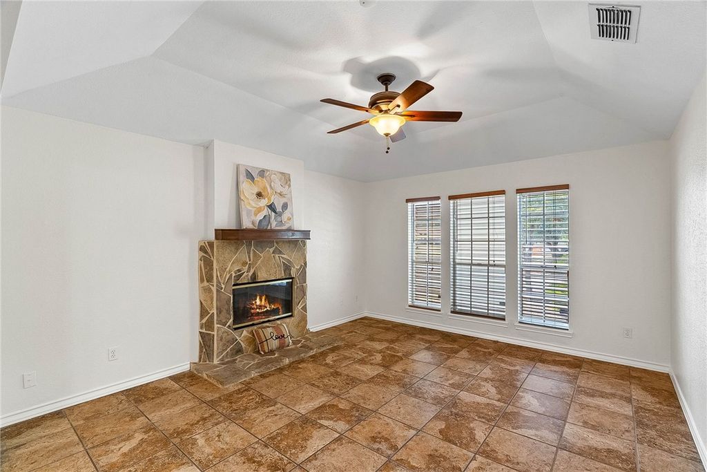 7962 Caribou Dr, Corpus Christi, TX 78414 — photo 2