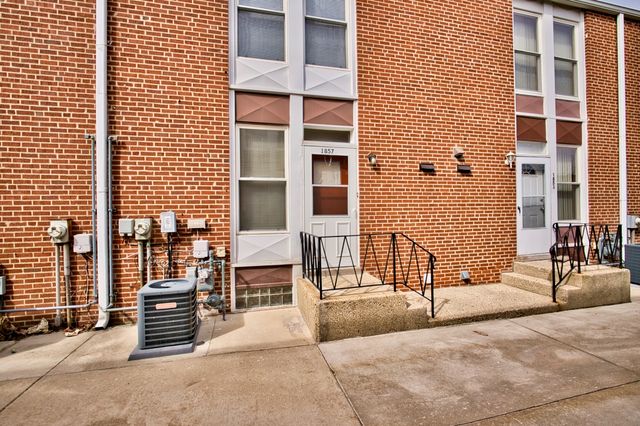 1857 Pine Street, Des Plaines, IL 60018