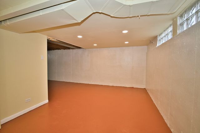 1857 Pine Street, Des Plaines, IL 60018