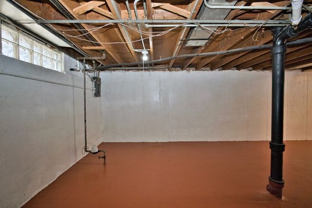 1857 Pine Street, Des Plaines, IL 60018