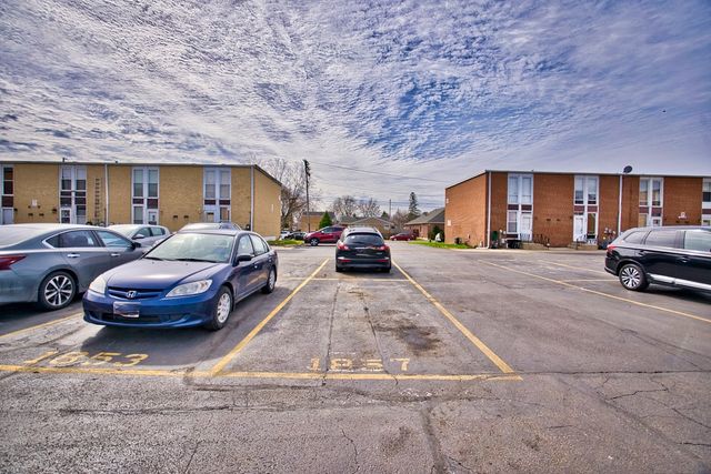 1857 Pine Street, Des Plaines, IL 60018