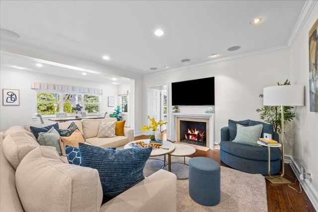 380 Sterling Road, Kenilworth, IL 60043