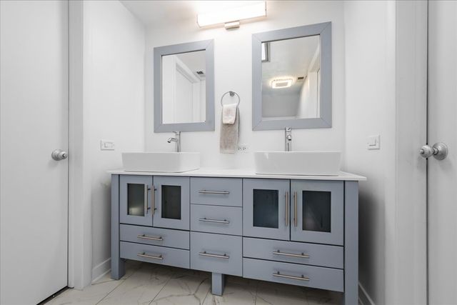 380 Sterling Road, Kenilworth, IL 60043