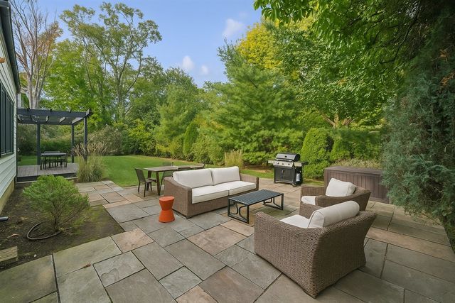 380 Sterling Road, Kenilworth, IL 60043