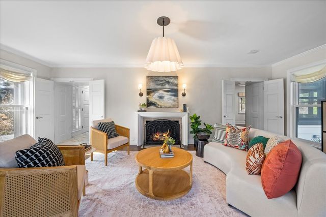 380 Sterling Road, Kenilworth, IL 60043