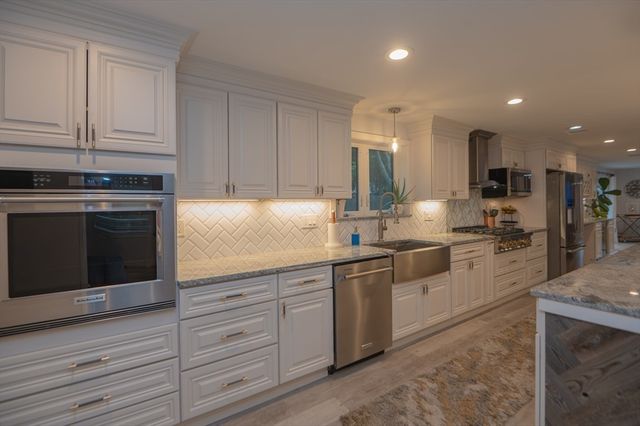 26 N Shetland Rd, Danvers, MA 01923