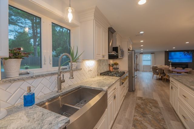 26 N Shetland Rd, Danvers, MA 01923