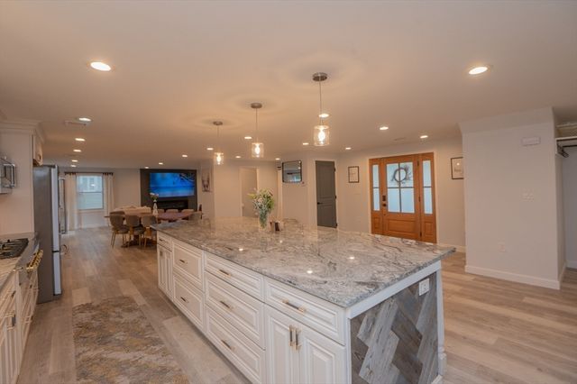 26 N Shetland Rd, Danvers, MA 01923