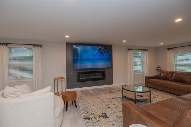26 N Shetland Rd, Danvers, MA 01923