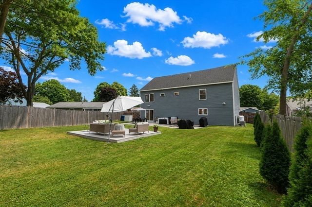 26 N Shetland Rd, Danvers, MA 01923