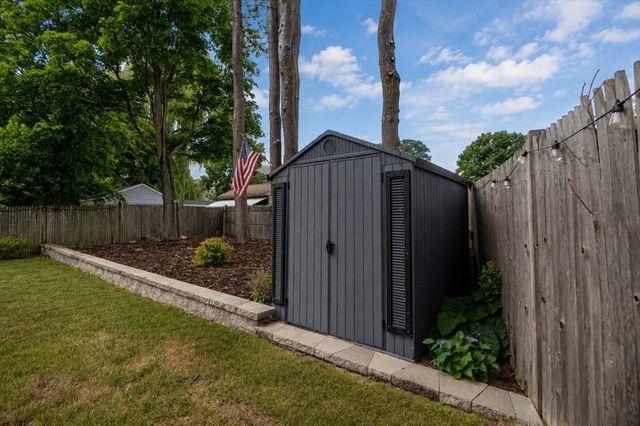 26 N Shetland Rd, Danvers, MA 01923