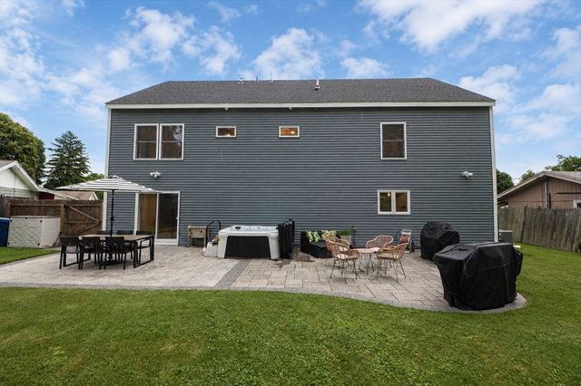26 N Shetland Rd, Danvers, MA 01923