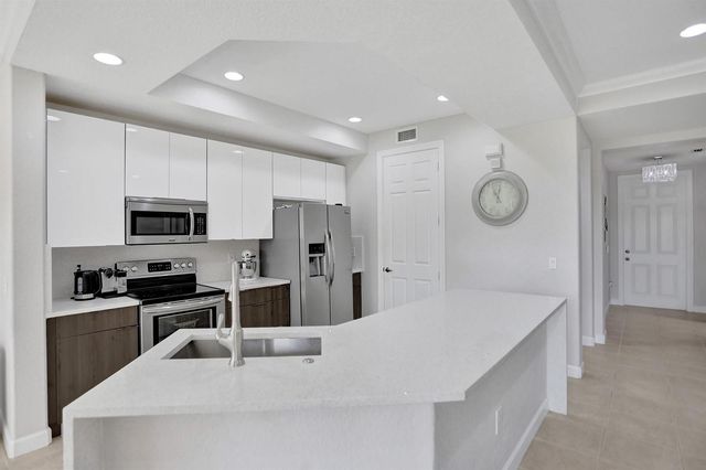 8246 NW 127th Lane 29-c, Parkland, FL 33076