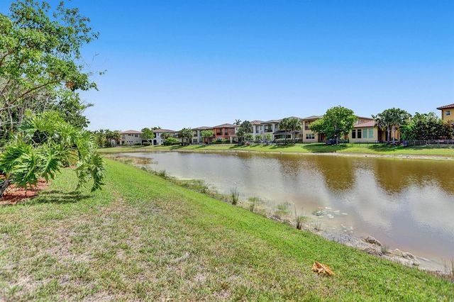 8246 NW 127th Lane 29-c, Parkland, FL 33076