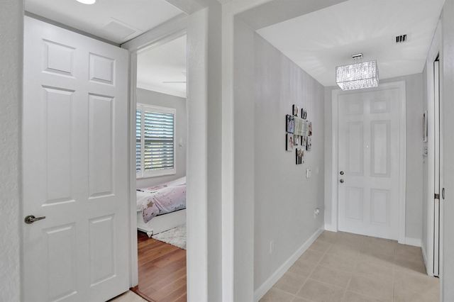 8246 NW 127th Lane 29-c, Parkland, FL 33076