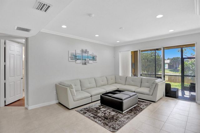 8246 NW 127th Lane 29-c, Parkland, FL 33076