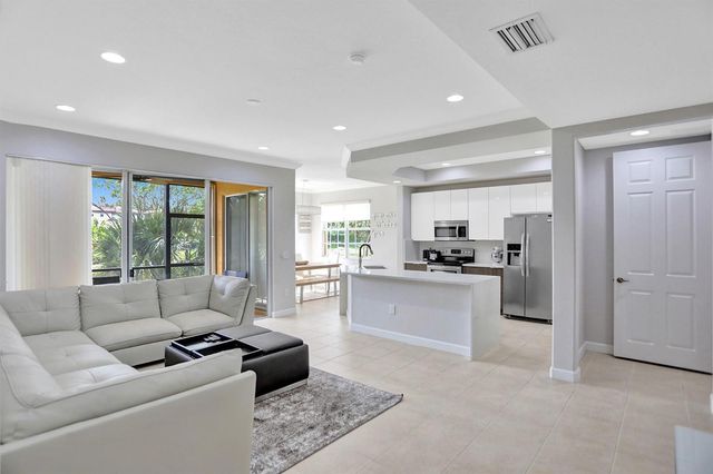 8246 NW 127th Lane 29-c, Parkland, FL 33076