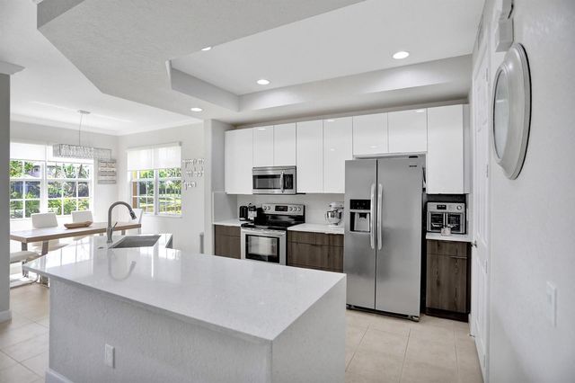 8246 NW 127th Lane 29-c, Parkland, FL 33076
