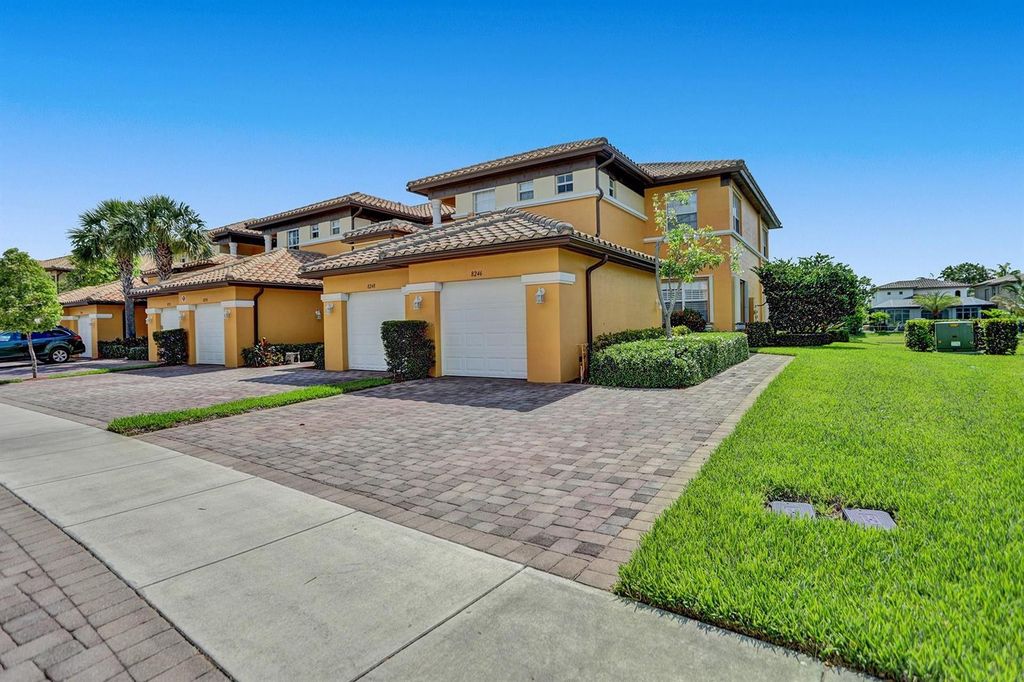 8246 NW 127th Lane 29-c, Parkland, FL 33076