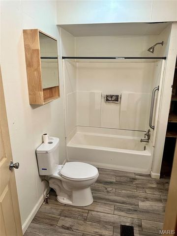 4903 Columbia Street, Alton, IL 62002