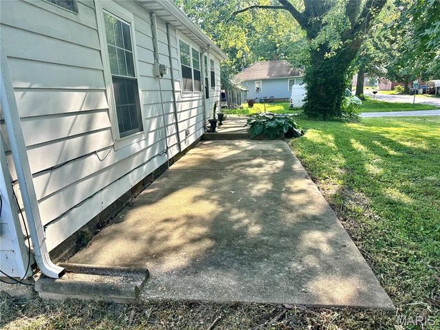 4903 Columbia Street, Alton, IL 62002