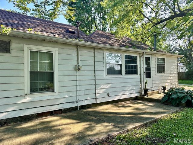 4903 Columbia Street, Alton, IL 62002