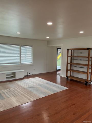 7070 Riverstone Road, West Bloomfield Charter Township, MI 48322