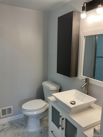 7070 Riverstone Road, West Bloomfield Charter Township, MI 48322